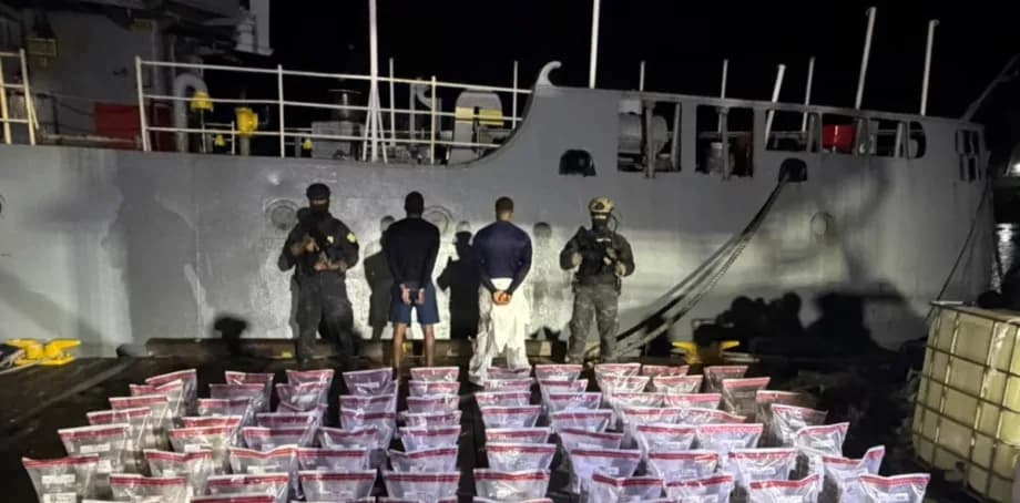 DNCD intercepta narcolancha Baní con 389 paquetes de presunta cocaína