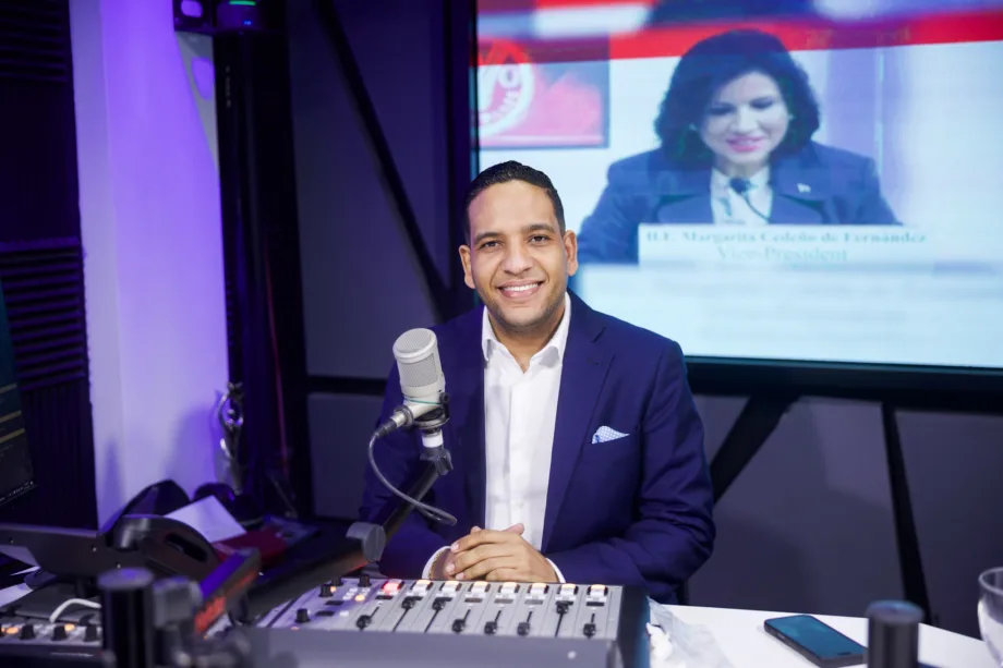 Liderazgo del PRM cierra filas con Carolina Mejía de cara a la convención de 2027, afirma Hansel García
