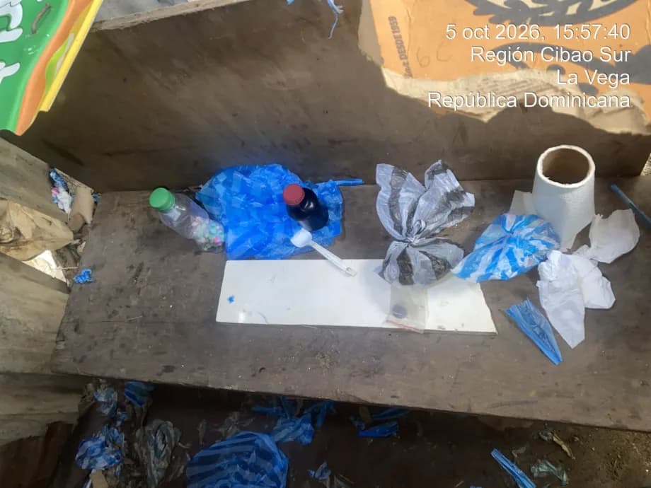 Policía realiza operativos preventivos y ocupa presuntas drogas en La Vega