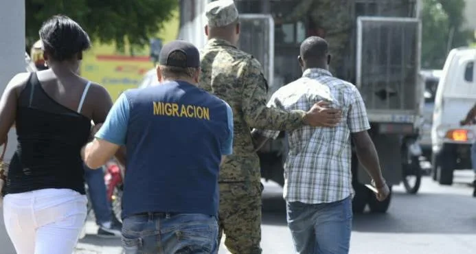 Migración perseguirá contratación ilegal de extranjeros