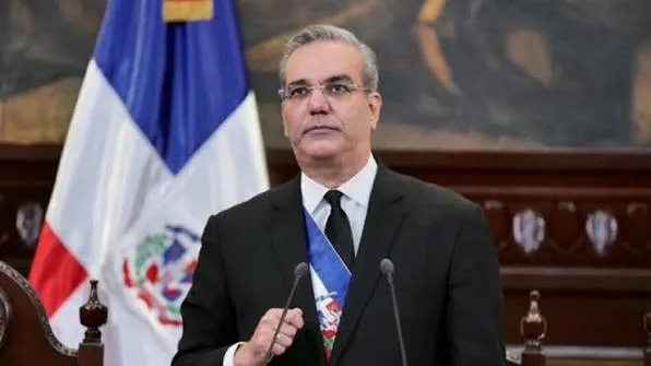 Abinader lamenta fallecimiento de Yamilé Scheker