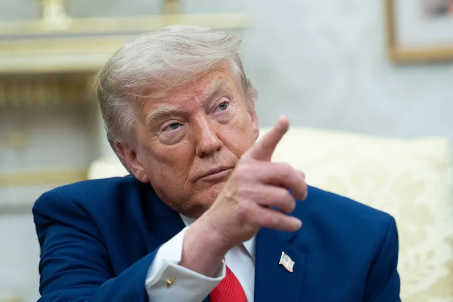 El Gobierno de Trump investiga si las cadenas de televisión