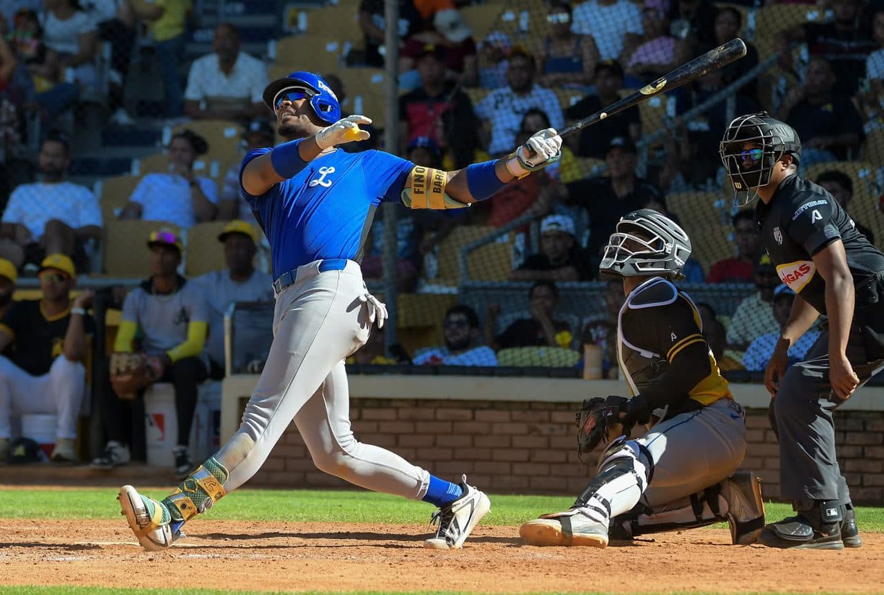 Licey derrota Águilas Cibaeñas con cuadrangular de José Barrero