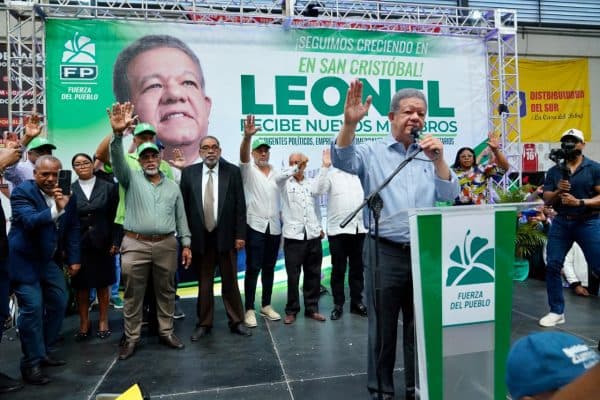 Leonel Fernández dice PRM es inepto por seguridad y al costo de los servicios y productos de la canasta familiar