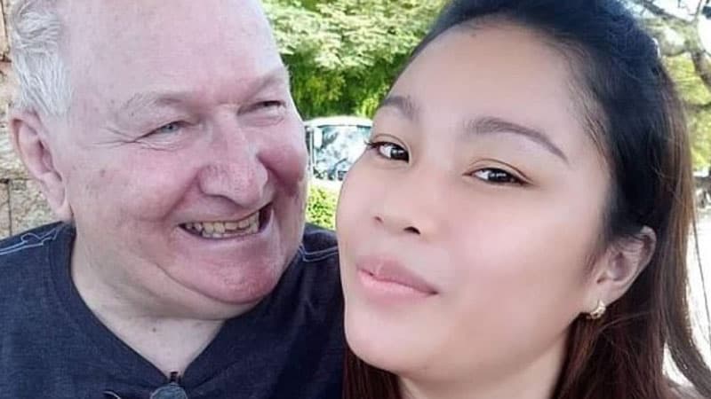 Tiene 29 años y su esposo 77; comparten una hija y solo se ven 5 meses al año, aseguran que se aman