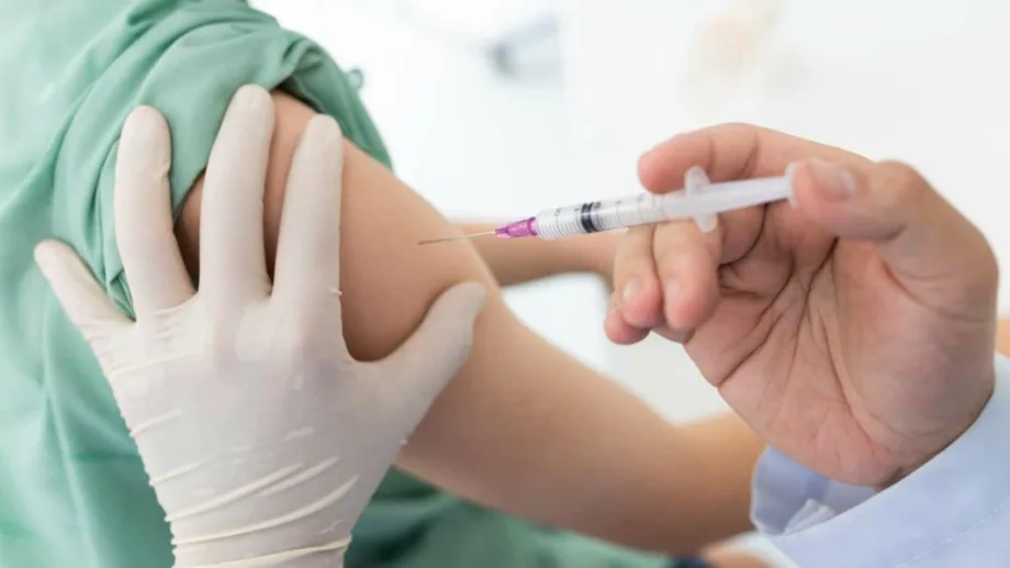 El virus que dejó de comportarse como uno de invierno: la covid rompe