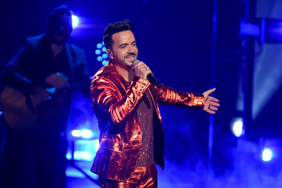 Luis Fonsi coloca dos canciones entre las 10 mejores de todos los tiempos de Billboard