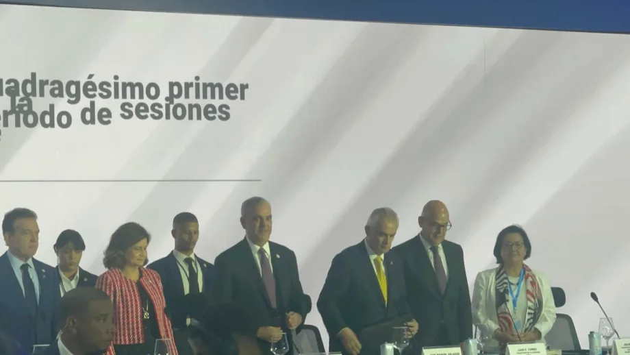 Abinader inaugura la CEPAL en Santiago y llama a convertir el crecimiento en bienestar