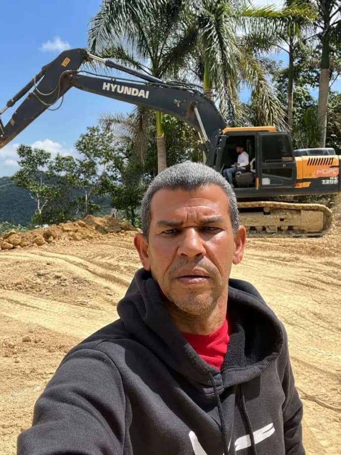 El Dirigente comunitario Bernardo Almonte valora trabajos de ampliación de play en José Contreras