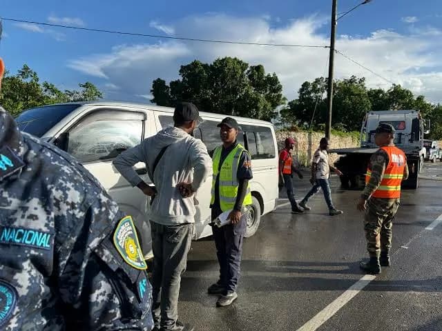 Sindicato pide "alerta migratoria" en el transporte por aumento de haitianos irregulares