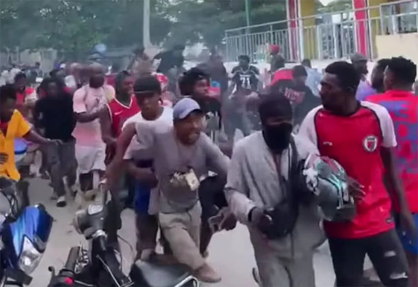 Tensión en Punta Cana: grupo de haitianos se enfrenta a la Policía tras muerte de compatriota